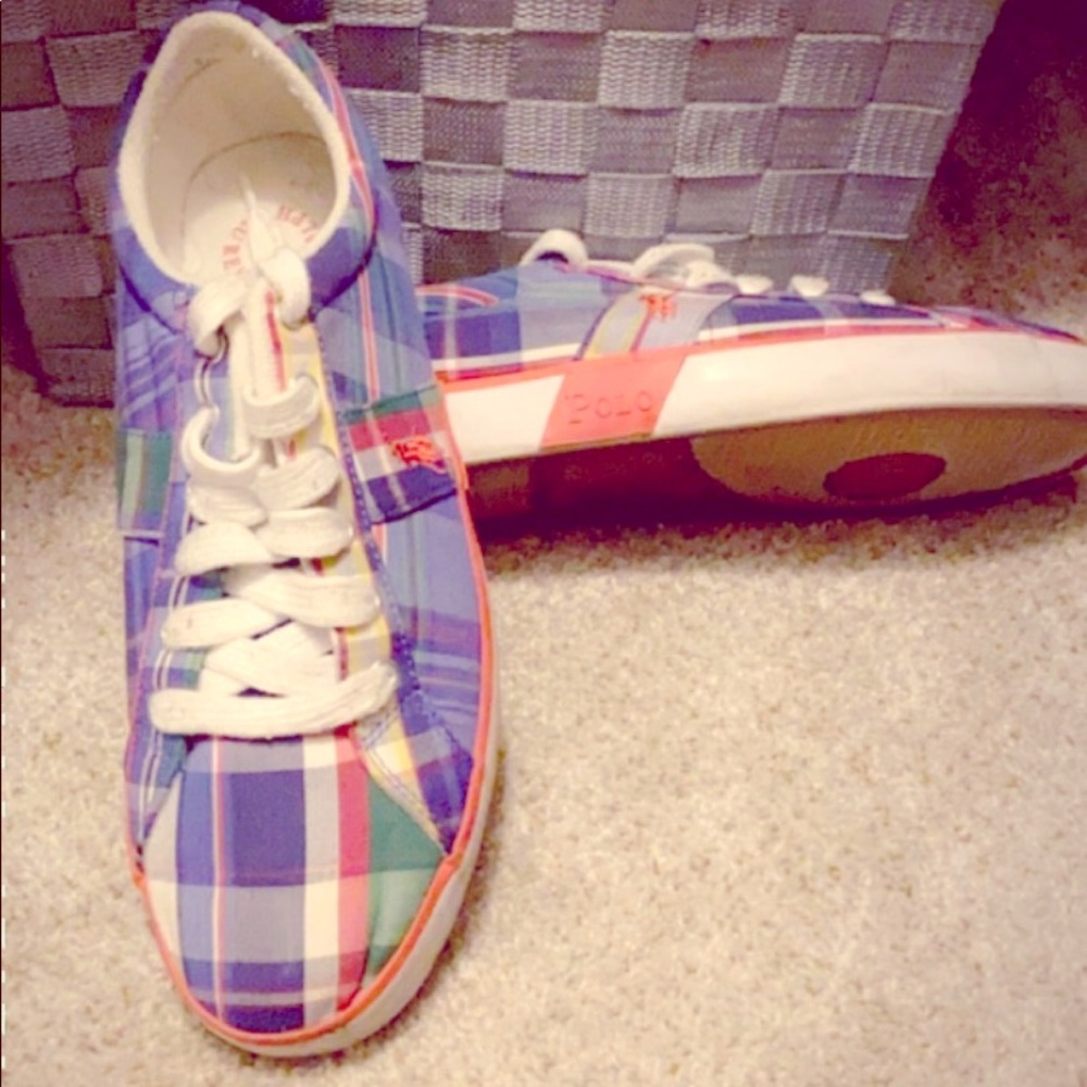 Sneakers
